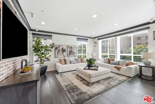 12534 W Fielding Circle 3, Los Angeles, CA 90094