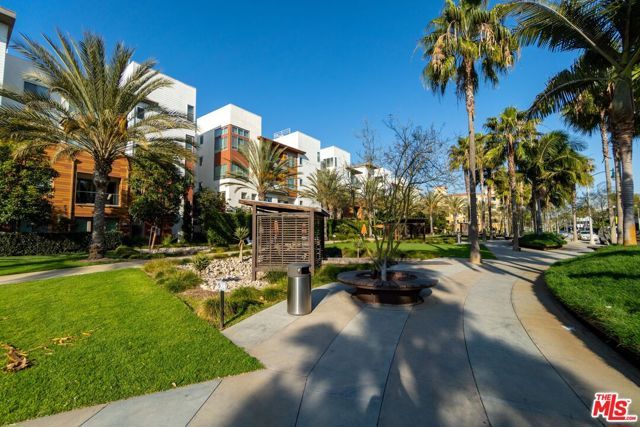 12534 W Fielding Circle 3, Los Angeles, CA 90094
