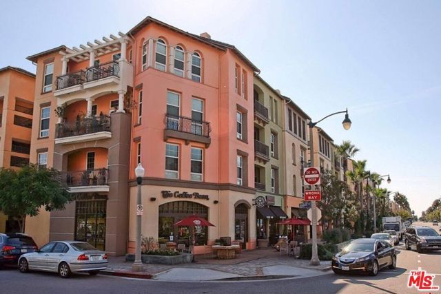 12534 W Fielding Circle 3, Los Angeles, CA 90094