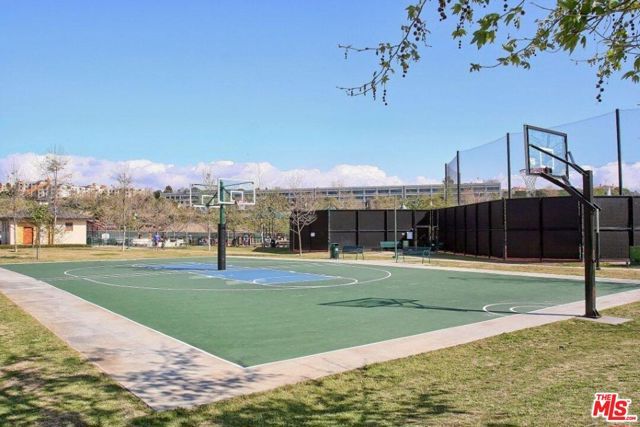 12534 W Fielding Circle 3, Los Angeles, CA 90094