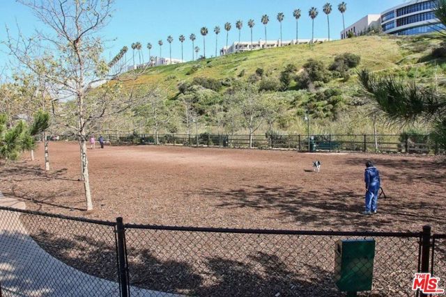 12534 W Fielding Circle 3, Los Angeles, CA 90094