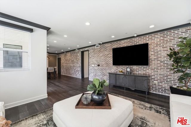 12534 W Fielding Circle 3, Los Angeles, CA 90094