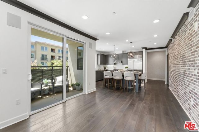 12534 W Fielding Circle 3, Los Angeles, CA 90094