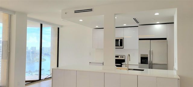 19355 Turnberry Way 23f, Aventura, FL 33180