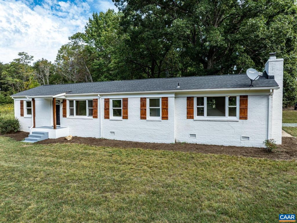 19 HARLOW TOWN RD, Louisa, VA 23093