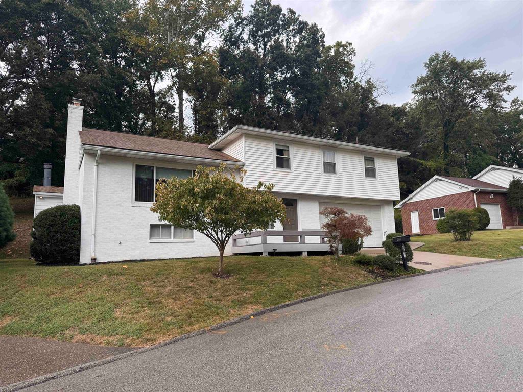 2067 Glenwood Terrace, Huntington, WV 25701