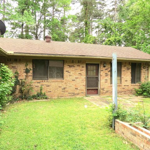8450 Victoria Drive, Pine Bluff, AR 71603