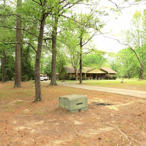 8450 Victoria Drive, Pine Bluff, AR 71603