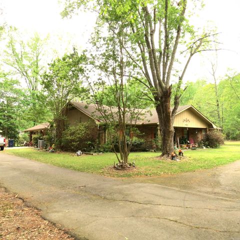 8450 Victoria Drive, Pine Bluff, AR 71603