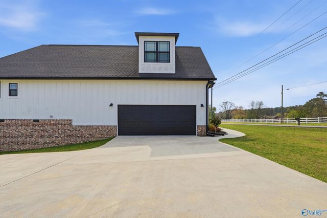 602 Country Club Road, Albertville, AL 35951