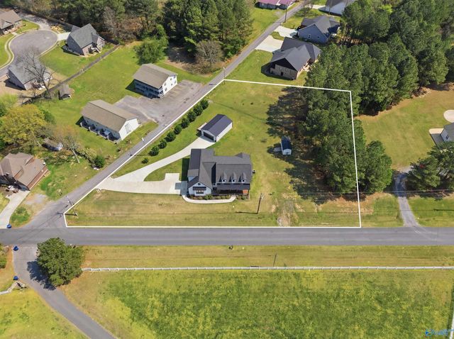 602 Country Club Road, Albertville, AL 35951