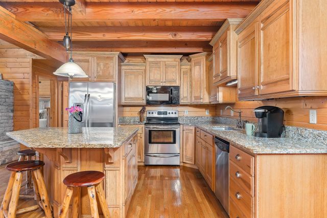 245 Nadia Ln, Smithville, TN 37166