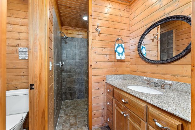 245 Nadia Ln, Smithville, TN 37166