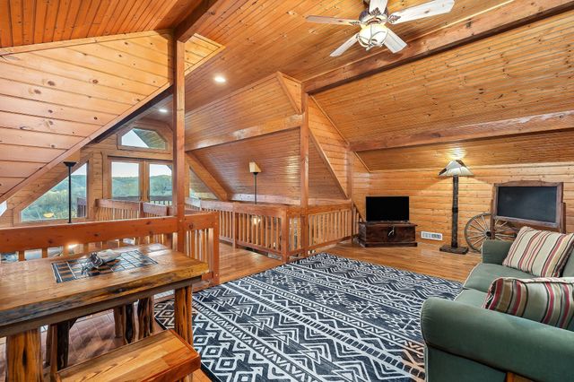 245 Nadia Ln, Smithville, TN 37166