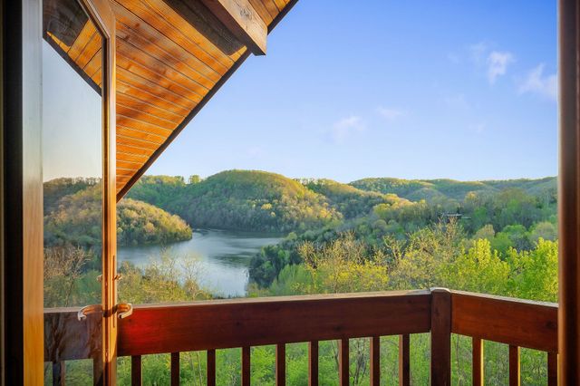 245 Nadia Ln, Smithville, TN 37166