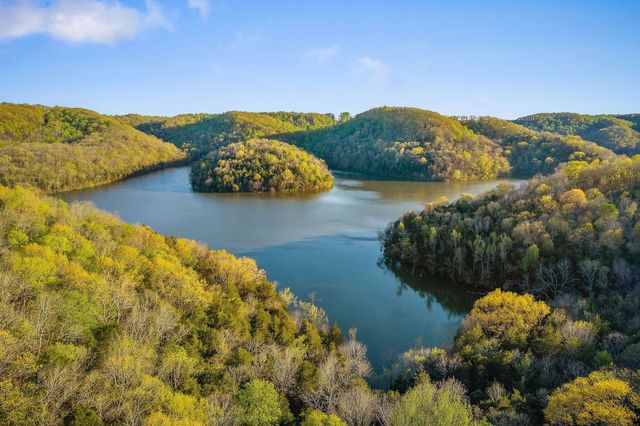 245 Nadia Ln, Smithville, TN 37166