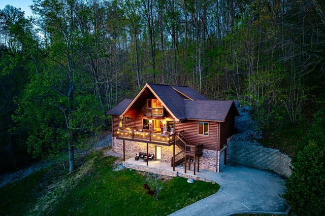 245 Nadia Ln, Smithville, TN 37166