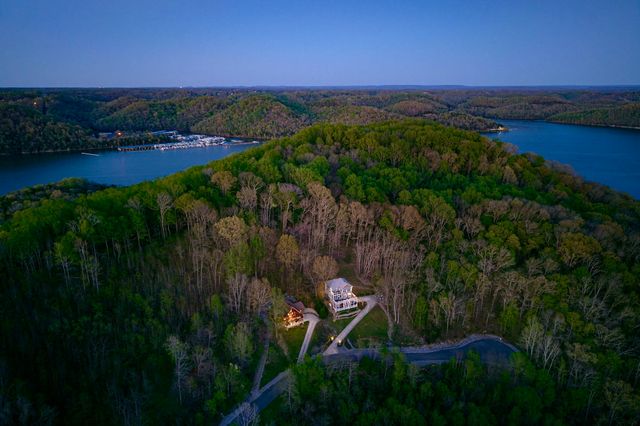 245 Nadia Ln, Smithville, TN 37166