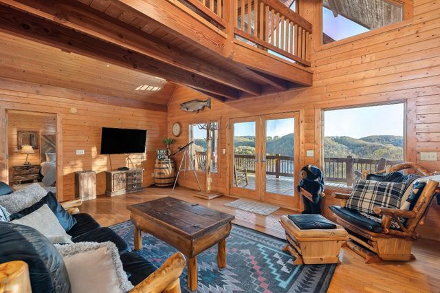 245 Nadia Ln, Smithville, TN 37166