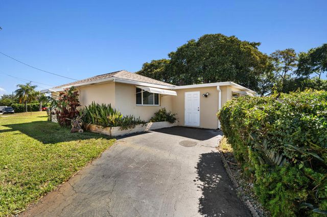 1812 High Ridge Road, Lake Worth, FL 33461