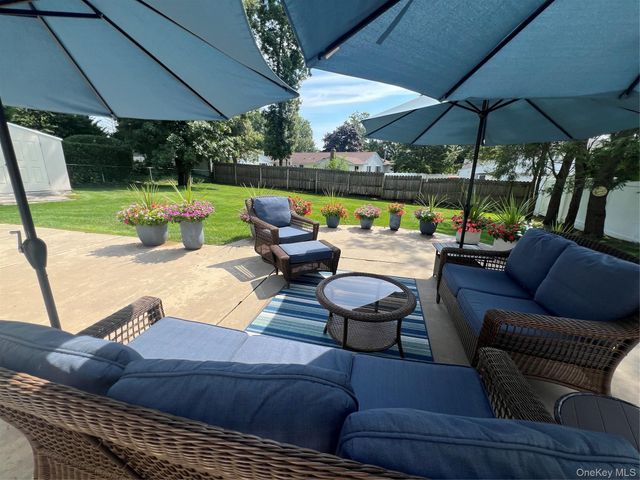11 Pimlico Drive, Commack, NY 11725
