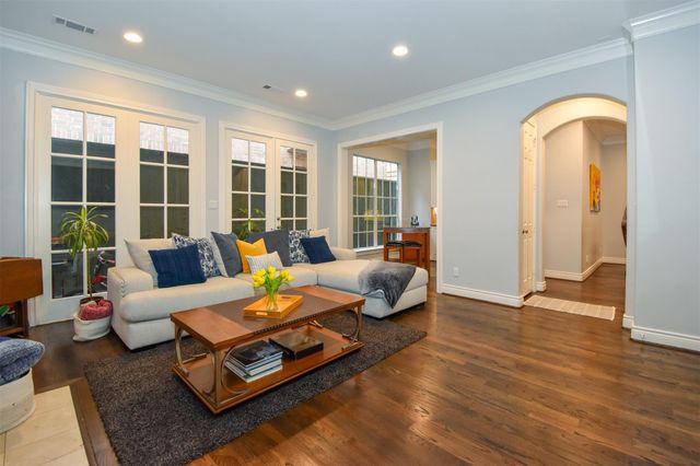 3226 Pemberton Circle Drive, Houston, TX 77025