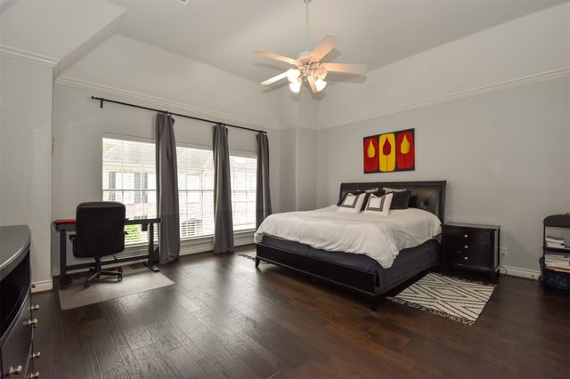 3226 Pemberton Circle Drive, Houston, TX 77025