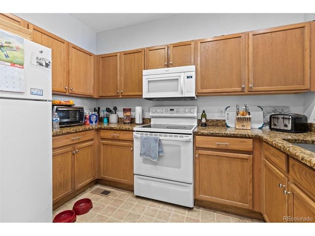 137 Foxglove Dr, Brighton, CO 80601