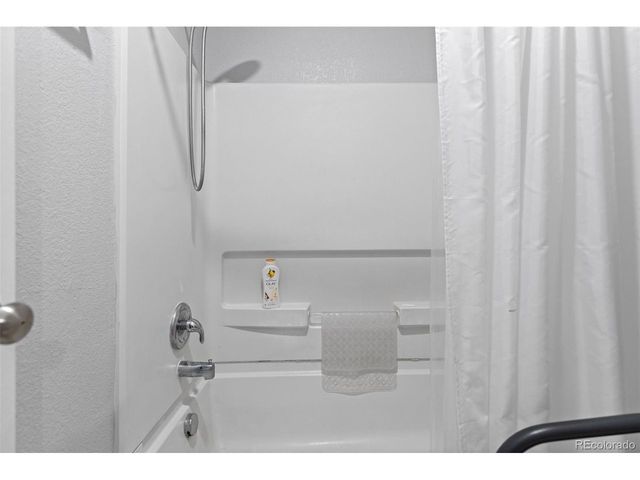 137 Foxglove Dr, Brighton, CO 80601