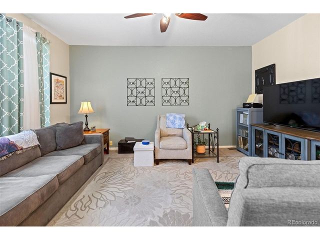 137 Foxglove Dr, Brighton, CO 80601