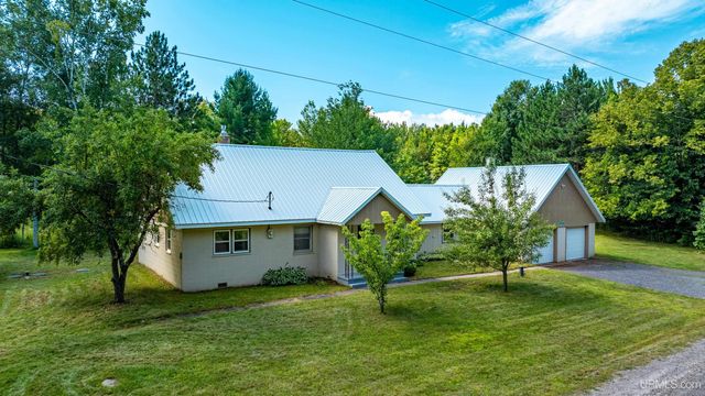 24411 Upper Point Mills Road, Hancock, MI 49930