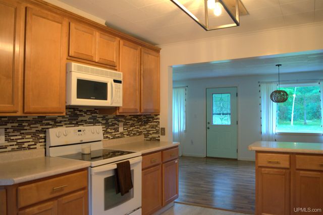 24411 Upper Point Mills Road, Hancock, MI 49930