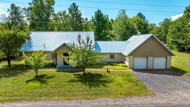 24411 Upper Point Mills Road, Hancock, MI 49930