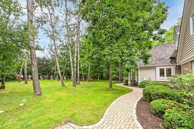 10829 N Beechwood DRIVE, Mequon, WI 53092