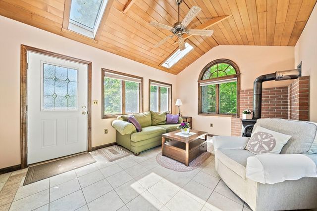 156 Third St, Stoughton, MA 02072