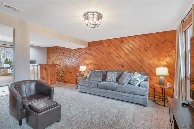 8511 Grandview Drive, Cicero, NY 13039