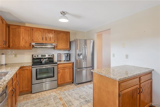 8511 Grandview Drive, Cicero, NY 13039