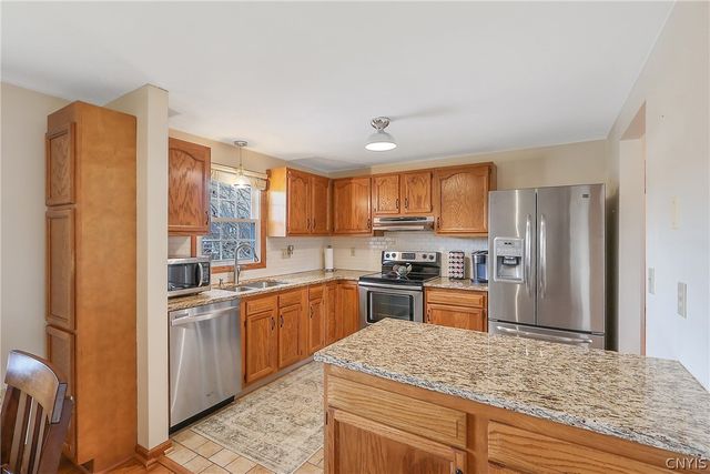 8511 Grandview Drive, Cicero, NY 13039