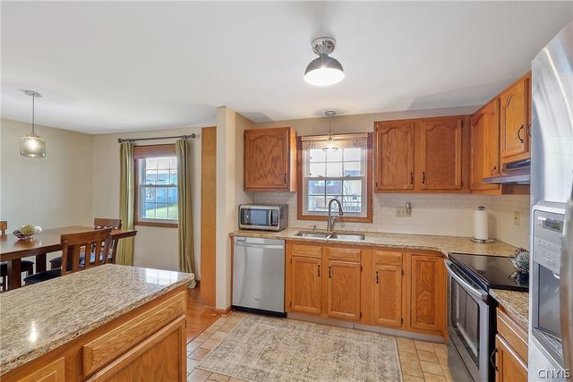 8511 Grandview Drive, Cicero, NY 13039