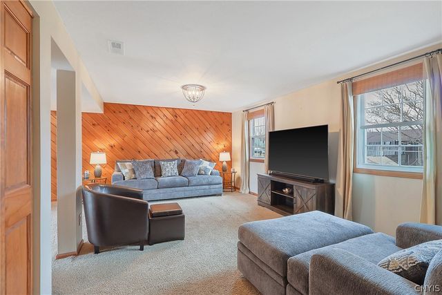 8511 Grandview Drive, Cicero, NY 13039