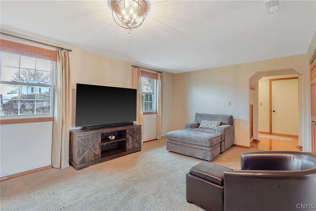 8511 Grandview Drive, Cicero, NY 13039