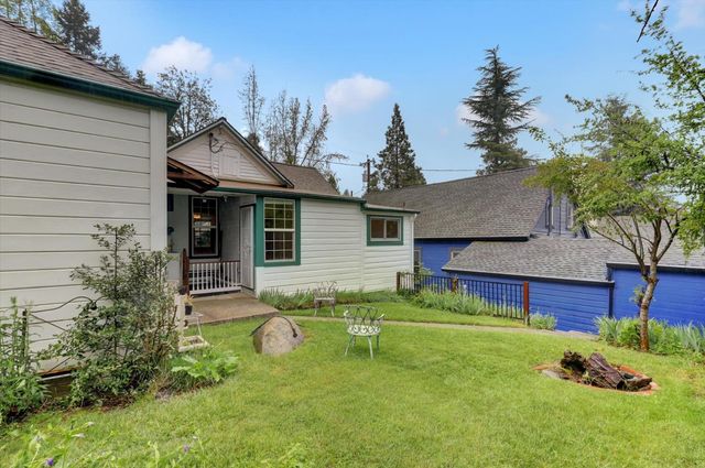 215 Nevada St, Nevada City, CA 95959