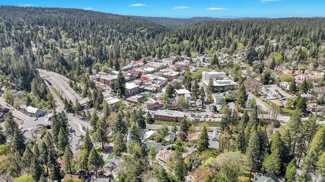 215 Nevada St, Nevada City, CA 95959