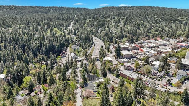 215 Nevada St, Nevada City, CA 95959