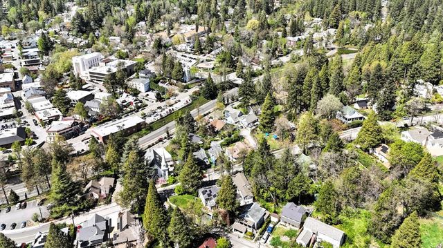 215 Nevada St, Nevada City, CA 95959