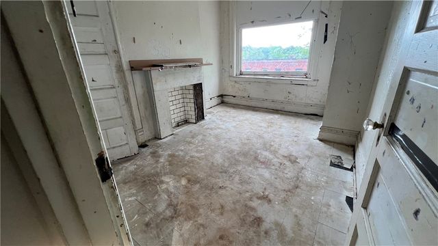 222 Luray St, Perry Hilltop, PA 15214