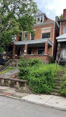 222 Luray St, Perry Hilltop, PA 15214