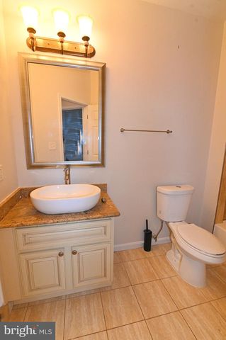 5129 D ST SE, Washington, DC 20019