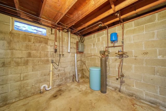 385 Wood Hills Drive, Concord, MI 49237