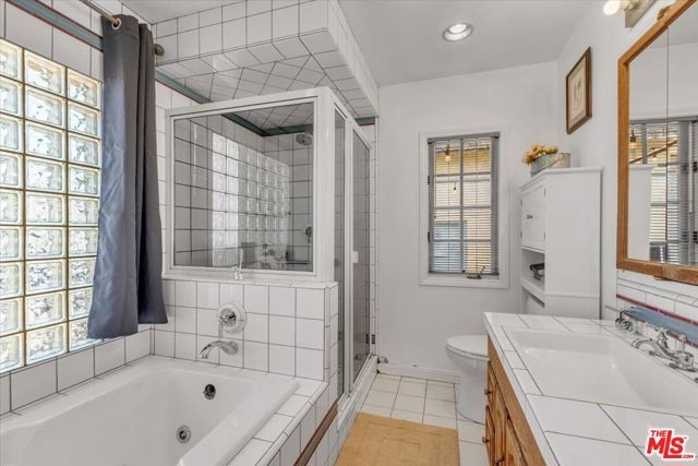 7506 Independence Avenue, Canoga Park (los Angeles), CA 91303